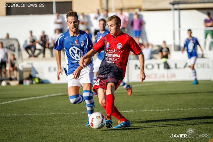 El Motilla C.F. ganó por 3-0 al Hellín Deportivo tras una buena primera mitad.