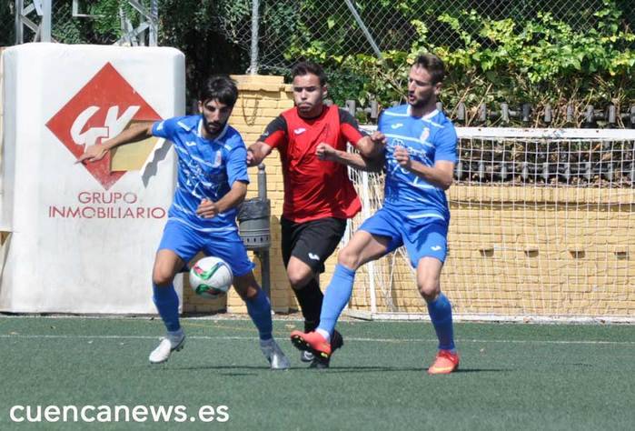 Kike Aragón salva un punto ante el Mora