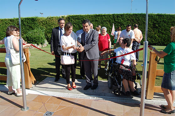 La Asociación de Esclerosis Múltiple celebró su “Mójate por la esclerosis” en la piscina Luis Ocaña