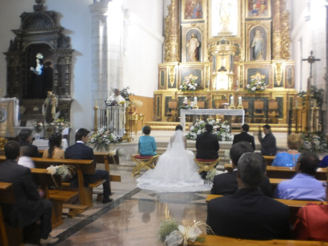 Horche acoge la boda de Alberto y Karla con un numeroso grupo de conquense como invitados
