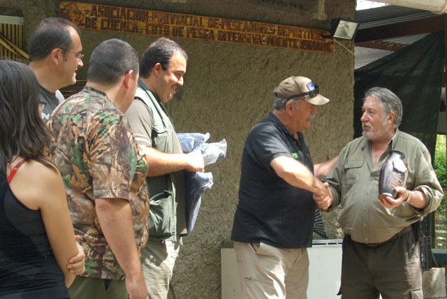 Día de pesca en el coto intensivo del Puente Romano