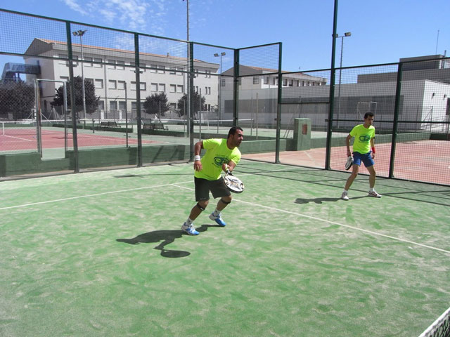 Más de 100 jugadores participaron en el I Torneo de pádel villa de Quintanar del Rey