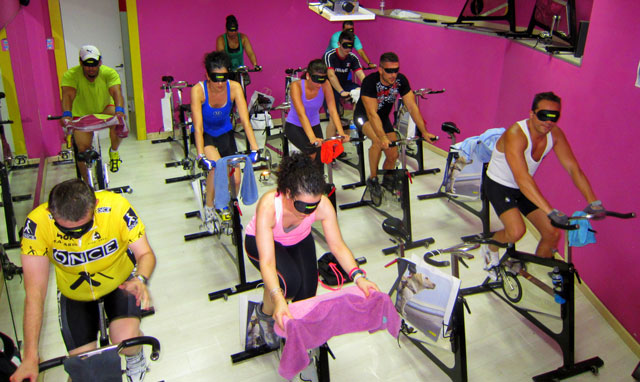 Jornada de Sensibilización entre Videntes y Afiliados a la ONCE de Cuenca a través del Deporte y el Spinning