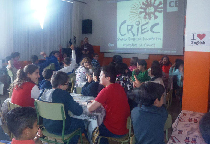 Un millar de alumnos de Primaria de toda la región han participado en el CRIEC de Carboneras de Guadazaón en su primer año como centro de inmersión lingüística