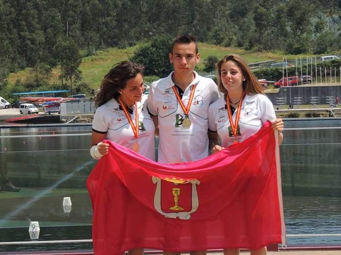 Tres oros para el Club Piragüismo Cuenca con Carácter en Pontevedra