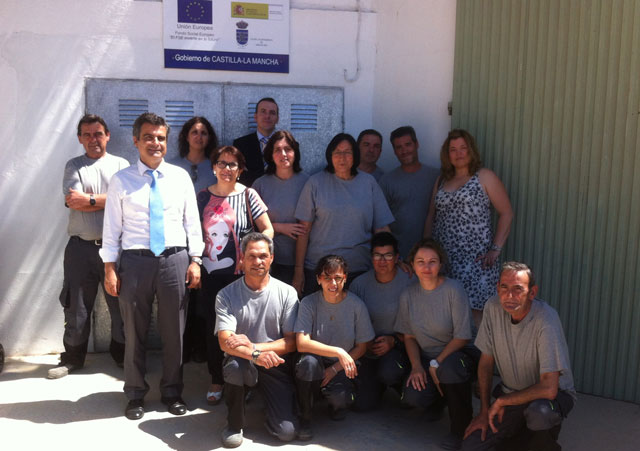 El delegado de la Junta anima a los alumnos del Taller de Empleo de cultivo de setas a usar los conocimientos aprendidos en su autoempleo