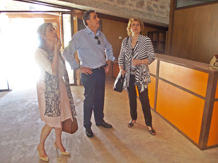 Ayuntamiento y UCLM inician conversaciones para la firma de un convenio de uso del espacio municipal en  la calle Mosén Diego de Valera