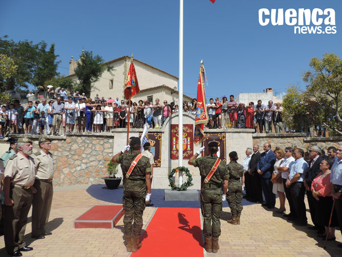 Homenaje a la Bandera en Fuentenava de Jábaga  dentro de los actos de su 45 aniversario