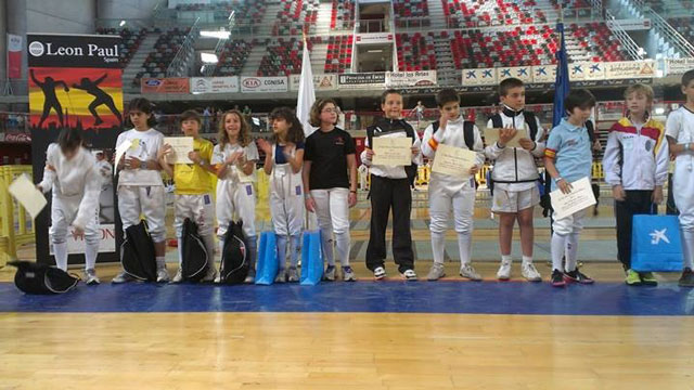 El CDE Espadas Colgadas triunfa también en la esgrima infantil