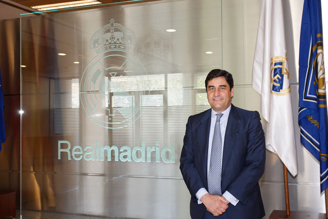 Echániz agradece la solidaridad de los asistentes al partido benéfico entre el Real Madrid Leyendas y el Inter de Milán Forever