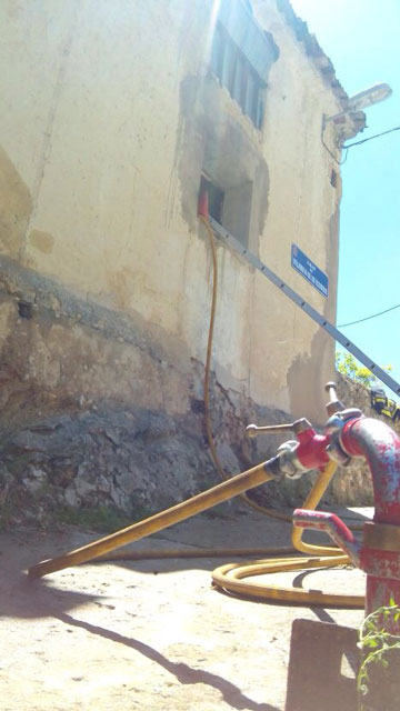Sofocado un incendio en una vivienda abandonada en San Antón