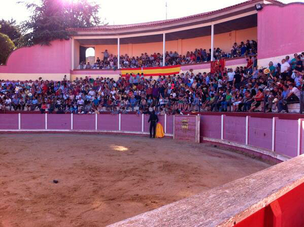 El novillero Luis David Adame triunfa en la miniferia de Talayuelas