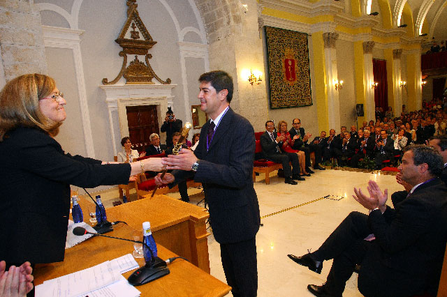 Juan Ávila toma posesión como alcalde de Cuenca
