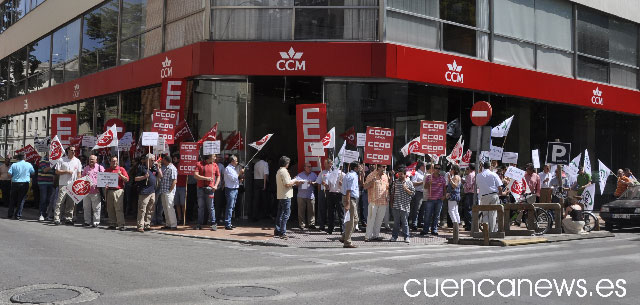Los sindicatos denuncian el trato vejatorio de Manuel Menéndez hacia los trabajadores de CCM