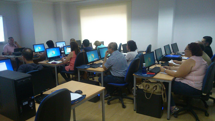 ACESANC imparte un curso de ‘optimización de la empresa a través de Outlook’