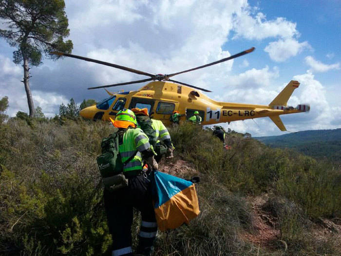 100 Personas y 7 medios aéreos trabajan en extinción incendio de Belmontejo