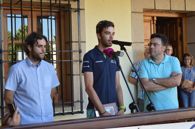 Jesús Herrada fue recibido en el Ayuntamiento tras proclamarse campeón de España de Ciclismo 