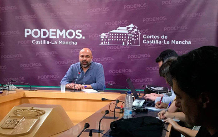 Podemos invita a Emiliano García-Page a sentarse en unas negociaciones públicas y transparente