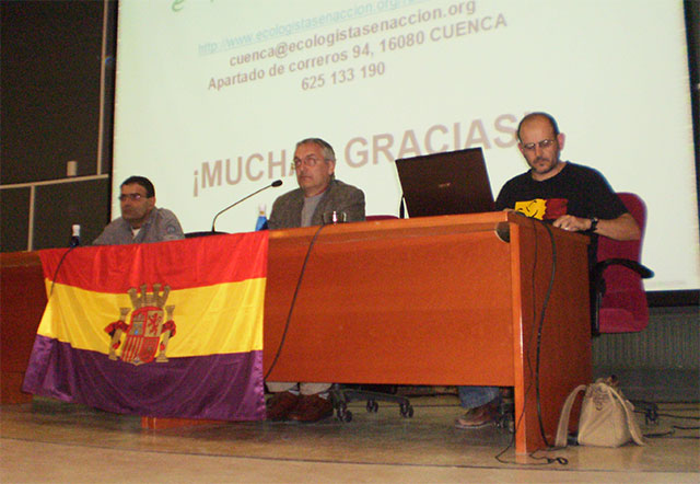 El geólogo alemán Klaus Bitzer intervino en la charla organizada por Ciudadanos por la República de Cuenca