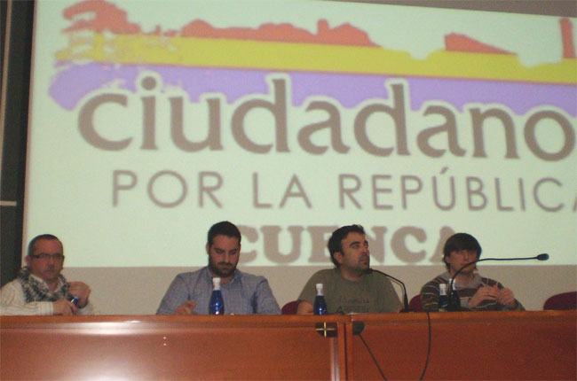 Interesante debate sobre la reforma laboral protagonizado por los jóvenes en la charla del colectivo Republicano de Cuenca