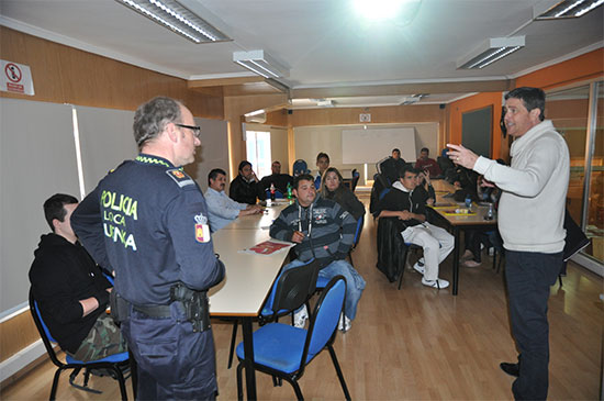 APAC y Policía Local colaboran en la realización de cursos de seguridad vial