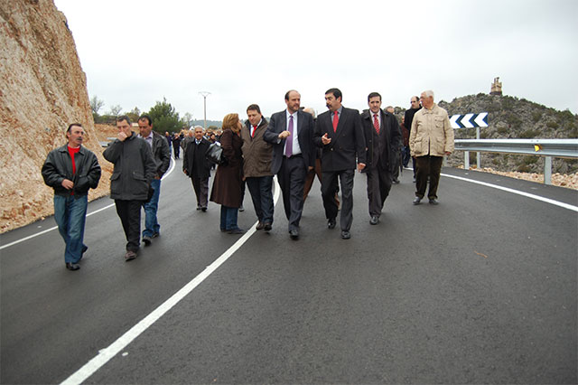 Inaugurada la mejora de la carretera comarcal CM-2251 que une San Cruz de Moya con Manzaneruela y la N-330