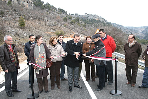 Sánchez Pingarrón inaugura una nueva carretera que une las provincias de Cuenca y Teruel
