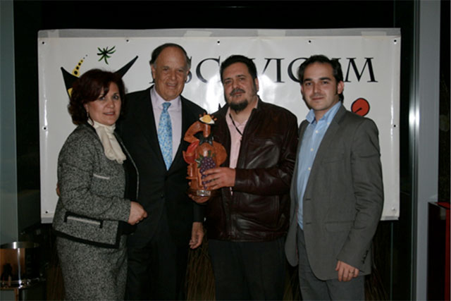 ASCAVICUM agradece al marques de Griñon su asistencia al acto de  entrega del premio 