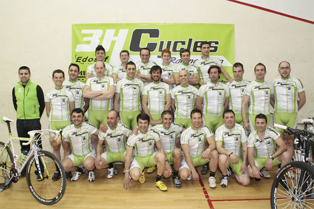 3H Cycles Racing Team hace su presentacion y empieza  la temporada de manera espectacular