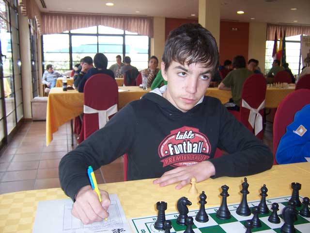 El conquense Víctor Fernández Cano repite título regional de ajedrez