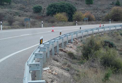 La Consejería de Fomento finaliza la mejora de la señalización vertical y el balizamiento de la CM-220, en el tramo comprendido entre Cuenca y Quintanar del Rey