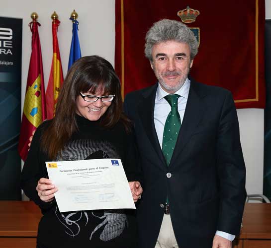 Esteban recalca que la unión y la colaboración entre administraciones y emprendedores atraerá inversión a Castilla-La Mancha