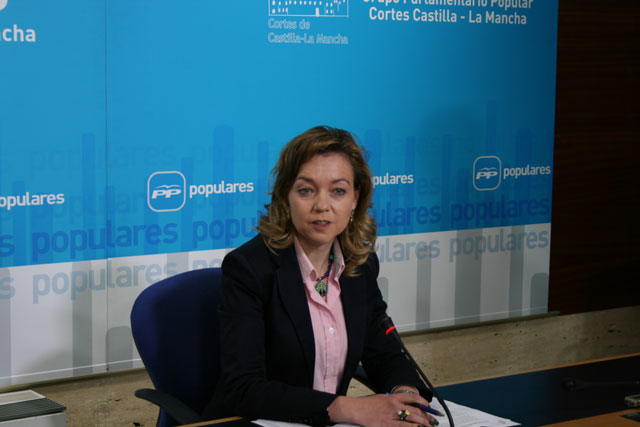 López valora los datos de creación de empleo en el mes de abril, que son un estímulo para seguir trabajando