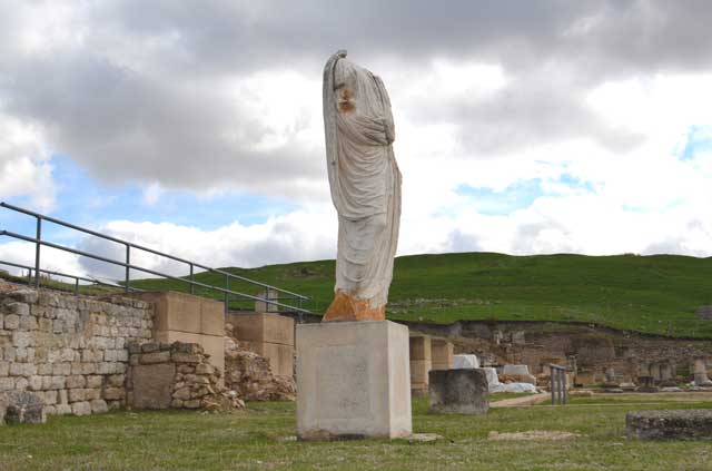 Prieto anuncia que la Diputación se encargará de la gestión turística del Parque de Segóbriga