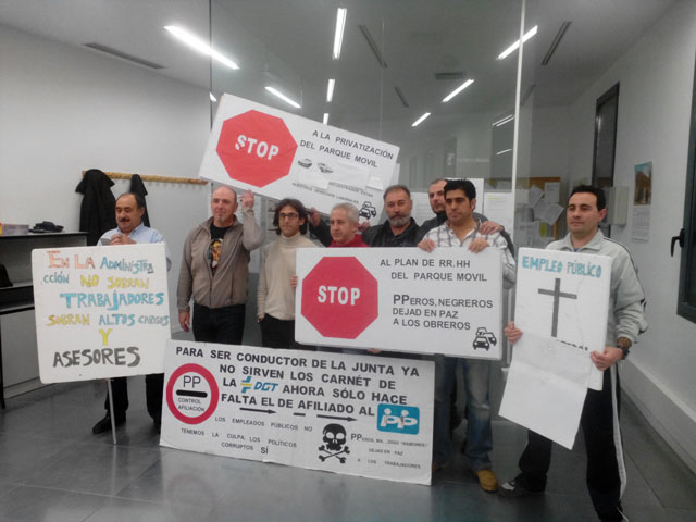 CCOO reitera su respaldo a los conductores encerrados en Cuenca del parque móvil de la Junta