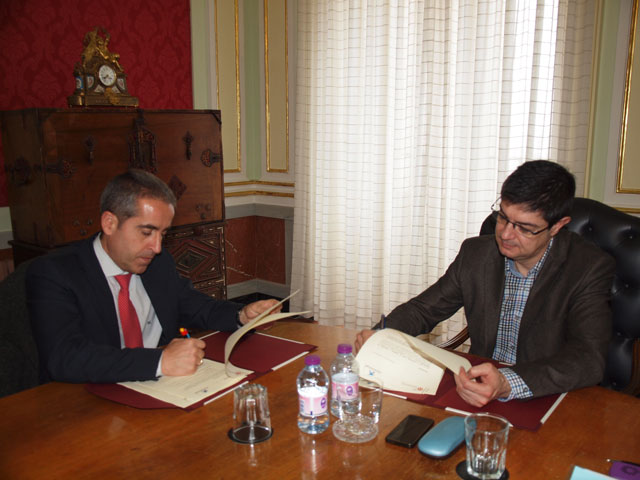 El Ayuntamiento y la Obra Social La Caixa colaboran para prevenir el consumo de alcohol y las drogas entre los jóvenes conquenses