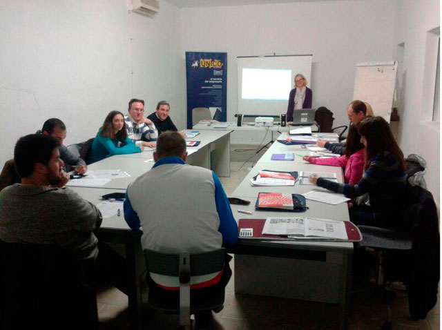 Los empresarios de El Provencio realizan un curso de inglés medio