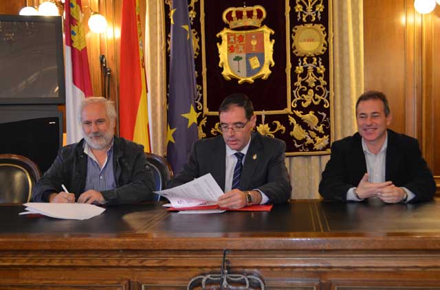 La Diputación seguirá apoyándose en la Federación de Montaña de CLM para recuperar y rehabilitar la señalización de senderos