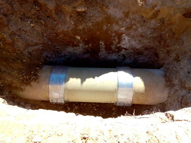 “Aguas de Cuenca” repara una importante avería en la red que abastece la ciudad desde Royo Frío