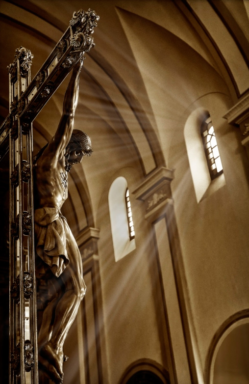 David Serrano Gismero y el 'Cristo de Luz' ganan el concurso de fotografía de la Soledad del Puente