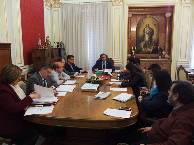 El Ayuntamiento llega a un acuerdo con BBVA que supondrá un ahorro para las arcas municipales de más de 200.000 euros