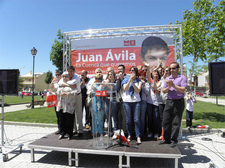 Ávila y su equipo han mantenido hoy una comida multitudinaria en la zona de Siglo XXI