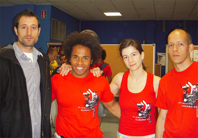 El candidato por UCiD, Ángel Jiménez asiste a la clausura de circuito Capoeira 