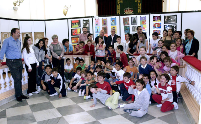 El salón de actos de la Diputación acoge la exposición ”Descubriendo a las Meninas”