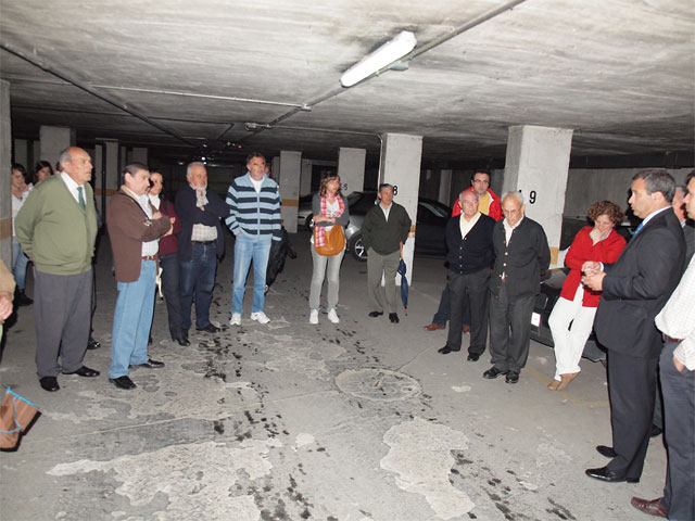 El alcalde anuncia a los propietarios del garaje situado en las calles Pozo de las Nieves y subida al Cerro Molina el comienzo inmediato de las obras de impermeabilización