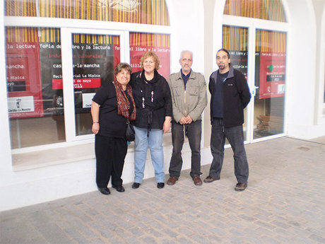 La candidatura del PCAS, visita la Feria del Libro