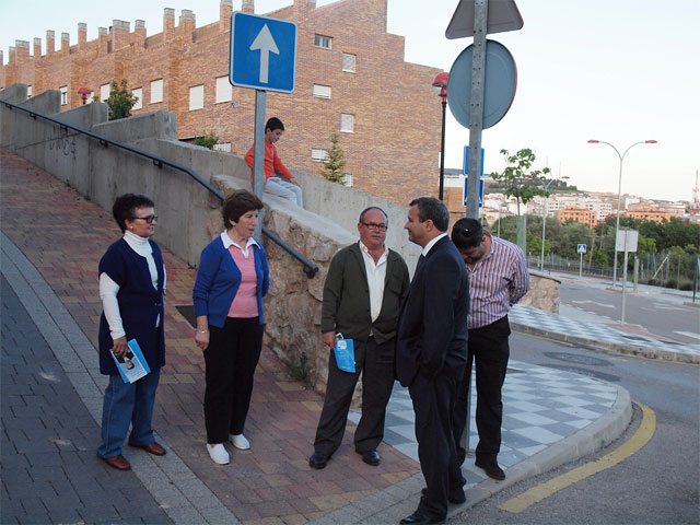 Pulido visita Buenavista, “un barrio donde el Ayuntamiento ha recuperado el tiempo perdido en otras legislaturas”