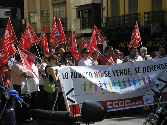 Concentración en Cuenca en defensa de los  servicios públicos locales