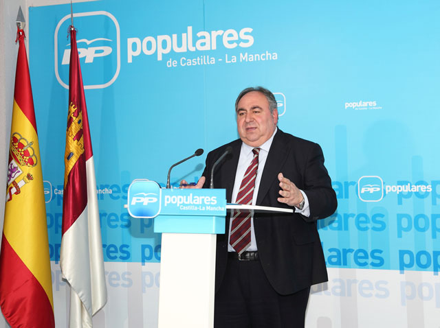 Tirado: “Cospedal gobierna y gobierna bien y las encuestas lo respaldan”