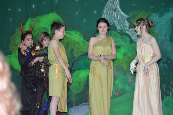 La obra de Teatro 'Sueño de una Noche de Verano' de la Biblioteca Municipal de Villar de Olalla gana el primer preio del programa Kaleidos